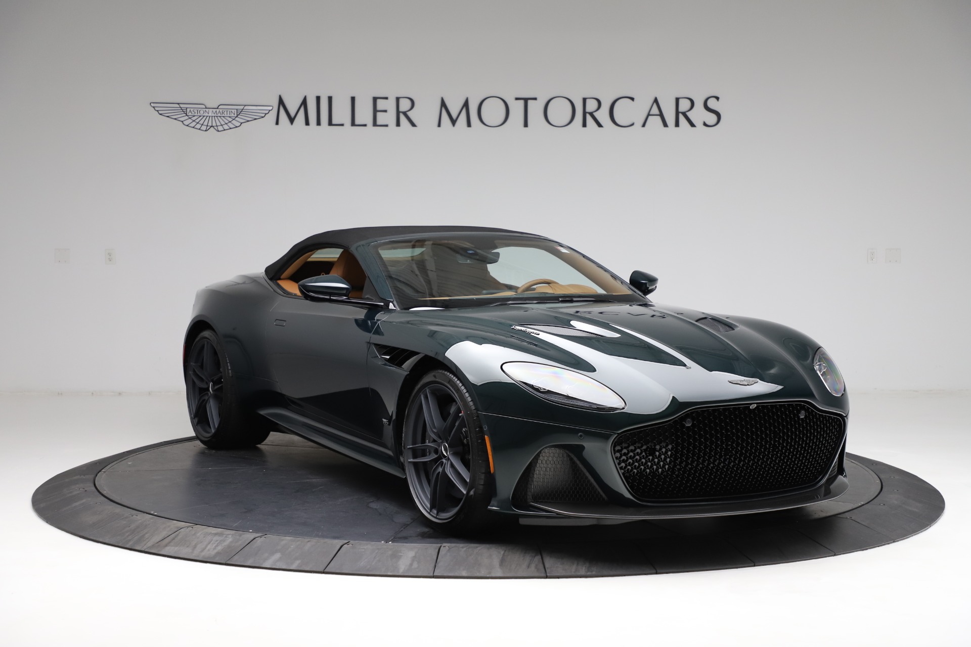 Carta da parati nera Aston Martin DBS